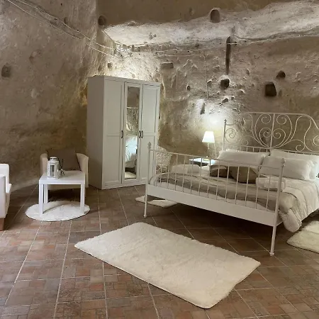 La Grotta Nei Sassi - Con Idromassaggio - マテーラ